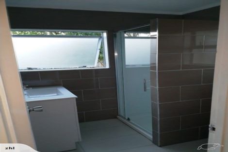 Photo of property in 2/61 Greenslade Crescent, Northcote, Auckland, 0627