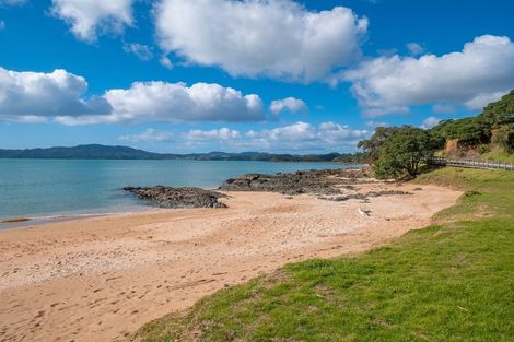 Photo of property in 19 Stratford Drive, Cable Bay, 0420