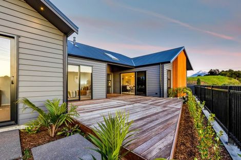 Photo of property in 54 Fernbrook Drive, Hurworth, New Plymouth, 4310