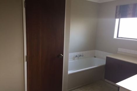 Photo of property in 54b Aorangi Road, Bryndwr, Christchurch, 8053