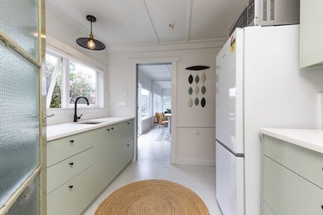 Photo of property in 42 Rayner Road, Piha, 0772