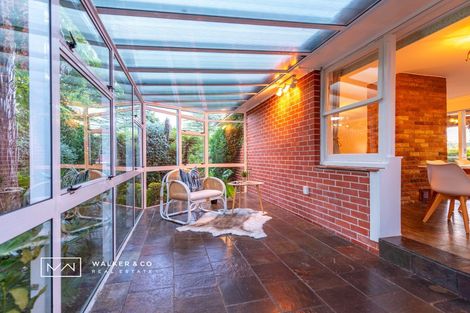 Photo of property in 28 Pinehaven Road, Pinehaven, Upper Hutt, 5019