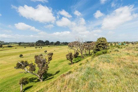 Photo of property in 15 Golf Vue Place, Castlecliff, Whanganui, 4501