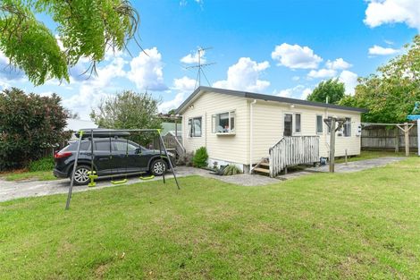 Photo of property in 207 Te Atatu Road, Te Atatu South, Auckland, 0610