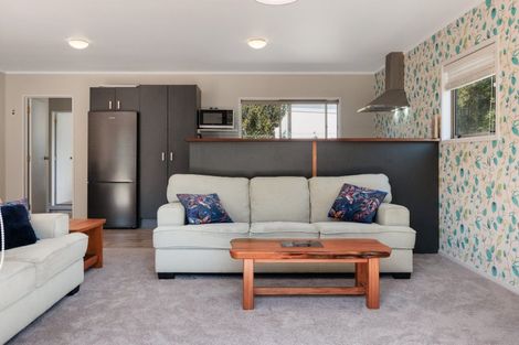 Photo of property in 128b Karewa Parade, Papamoa Beach, Papamoa, 3118