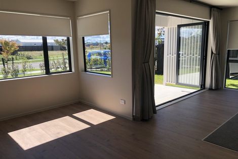 Photo of property in 4 Rahui Street, Strathmore Park, Wellington, 6022