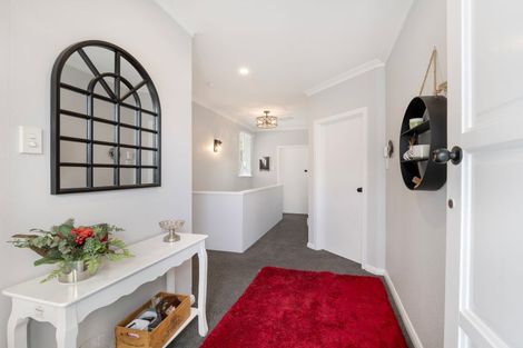 Photo of property in 5 Wigan Place, Hokowhitu, Palmerston North, 4410