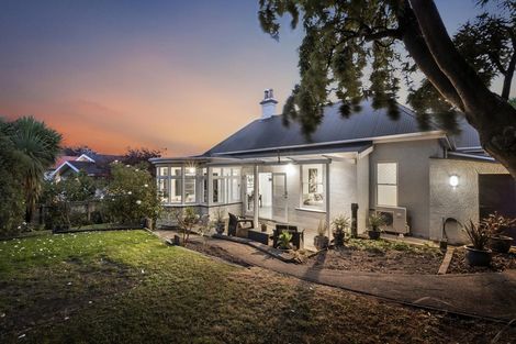 Photo of property in 30 Hobson Street, Saint Clair, Dunedin, 9012