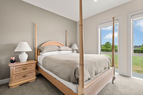 Photo of property in 98 Oxford Street, Martinborough, 5711