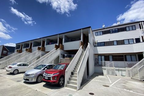 Photo of property in 5/2 Frances Bryers Road, Hobsonville, Auckland, 0616