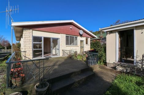 Photo of property in 60 Timaru Road, Waimate, 7924
