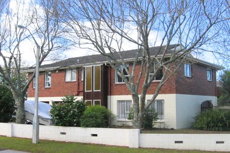 Photo of property in 22 Hartley Terrace, Massey, Auckland, 0614