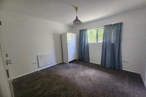 Photo of property in 3 Bayswater Place, Newlands, Wellington, 6037