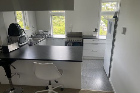 Photo of property in 22 Saint Michaels Crescent, Kelburn, Wellington, 6012