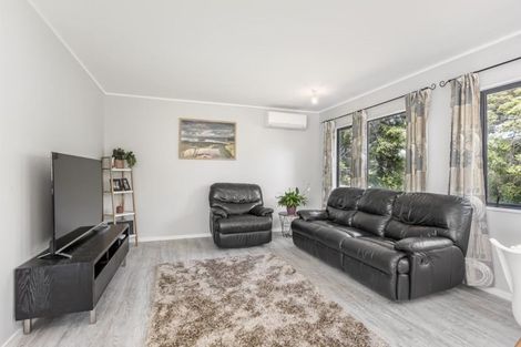 Photo of property in 17a John Road, Stanmore Bay, Whangaparaoa, 0932