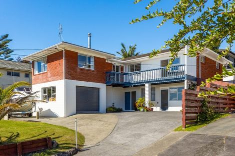 Photo of property in 1/4 Acacia Road, Torbay, Auckland, 0632