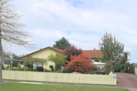 Photo of property in 5 Ward Place, Richmond Heights, Taupo, 3330