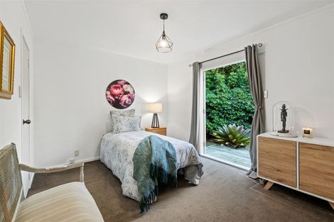 Photo of property in 24 Chatham Avenue, Paremoremo, Auckland, 0632