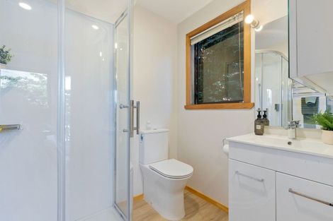 Photo of property in 138a Wynyard Crescent, Fernhill, Queenstown, 9300