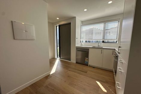 Photo of property in 56 Ara Paiwhenua, Tawa, Wellington, 5028