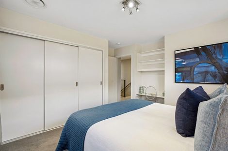 Photo of property in 12 Grove Lane, Kelvin Heights, Queenstown, 9300