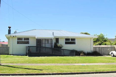 Photo of property in 20 Whanga Crescent, Titahi Bay, Porirua, 5022