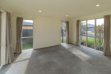 Photo of property in 15 Calvandra Grove, Rangiora, 7400