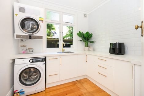 Photo of property in 10 Elmira Avenue, Hokowhitu, Palmerston North, 4410