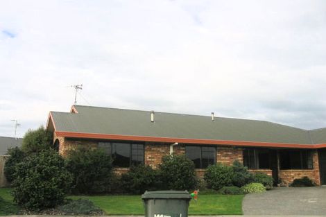 Photo of property in 14 Rothesay Place, Highbury, Palmerston North, 4412