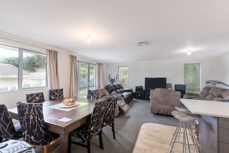Photo of property in 56 Cardiff Crescent, Cannons Creek, Porirua, 5024