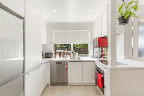 Photo of property in 2/32 Moana Avenue, Onehunga, Auckland, 1061