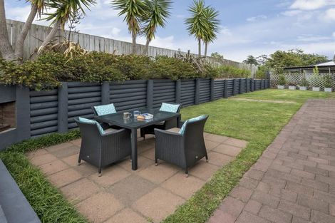 Photo of property in 12 Aries Place, Shelly Park, Auckland, 2014
