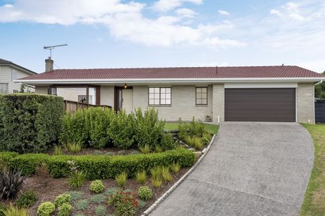 Photo of property in 12 Aries Place, Shelly Park, Auckland, 2014