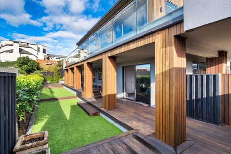 Photo of property in 165b Oceanbeach Road, Mount Maunganui, 3116