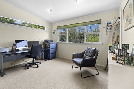 Photo of property in 4 Smith Road, Merrilands, New Plymouth, 4312