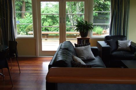 Photo of property in 37 Saint Albans Avenue, Hokowhitu, Palmerston North, 4410