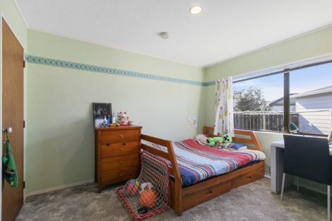 Photo of property in 35 Camellia Terrace, Maungaraki, Lower Hutt, 5010