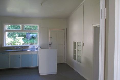 Photo of property in 98 Rolleston Street, Mount Cook, Wellington, 6021