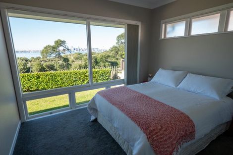 Photo of property in 39 Sylvan Avenue, Northcote, Auckland, 0627