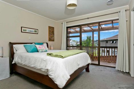 Photo of property in 11 Squirrel Lane, Browns Bay, Auckland, 0630