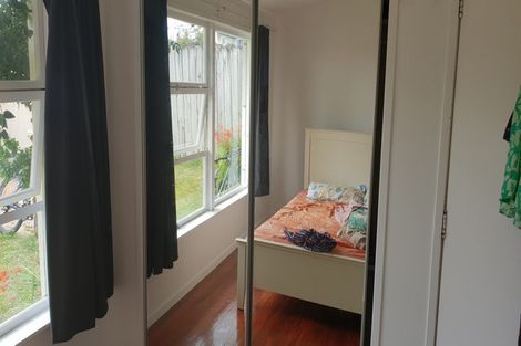 Photo of property in 3/2 Lansdowne Street, Bayswater, Auckland, 0622
