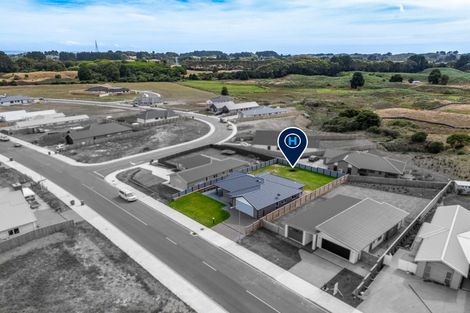 Photo of property in 168 Karuhiruhi Street, Waikanae, 5036