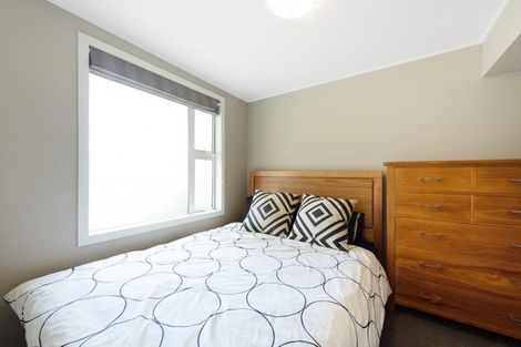 Photo of property in 47 Rona Street, Eastbourne, Lower Hutt, 5013