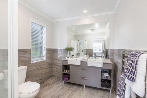 Photo of property in 61 Mackay Drive, Greenhithe, Auckland, 0632