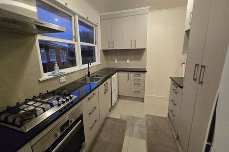 Photo of property in 48 Reeves Road, Pakuranga, Auckland, 2010