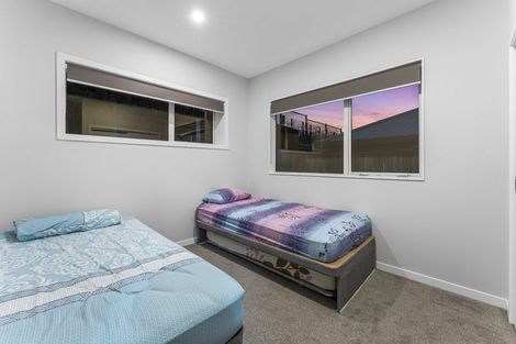 Photo of property in 10 Barrique Road, Kumeu, 0810