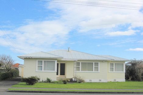 Photo of property in 75 Bartholomew Road, Levin, 5510