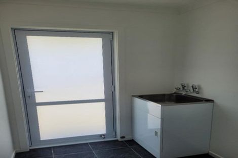 Photo of property in 8 Simons Street, Moturoa, New Plymouth, 4310