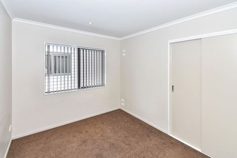 Photo of property in 2c Oxford Road, Manurewa, Auckland, 2102