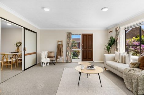 Photo of property in 2/127 Reynolds Avenue, Bishopdale, Christchurch, 8053